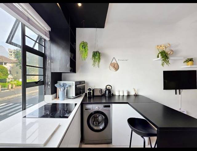 0 BEDROOM APARTMENT FOR SALE IN SEA POINT